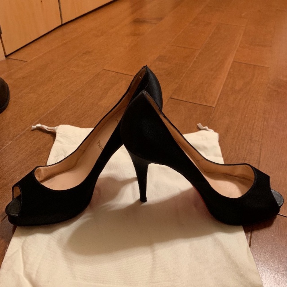 Christian Louboutin’s! Satin Peep toe !